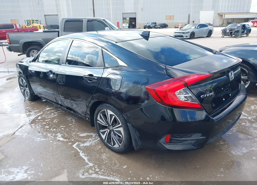 2018 HONDA CIVIC VIN: JHMFC1F75JX013801