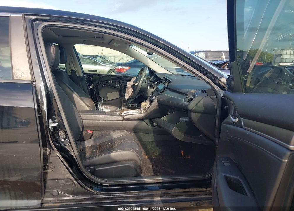2018 HONDA CIVIC VIN: JHMFC1F75JX013801
