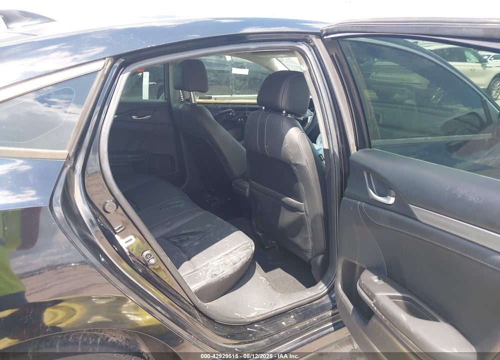 2018 HONDA CIVIC VIN: JHMFC1F75JX013801