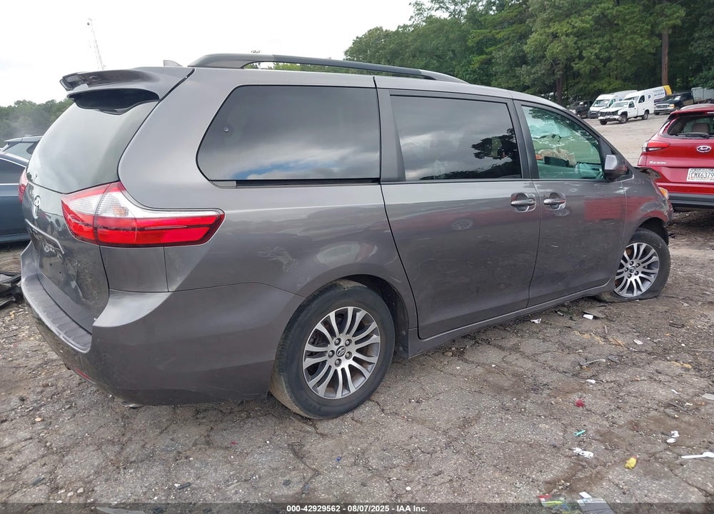 2018 TOYOTA SIENNA XLE 8 PASSENGER VIN: 5TDYZ3DC1JS958383