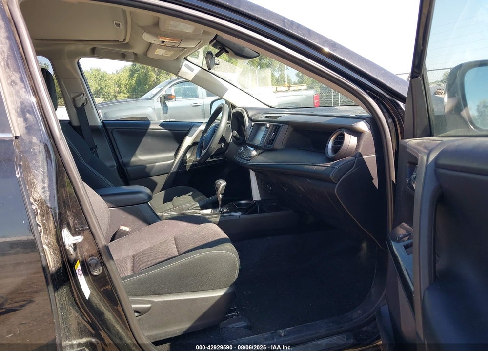 2018 TOYOTA RAV4 VIN: 2T3RFREVXJW722524