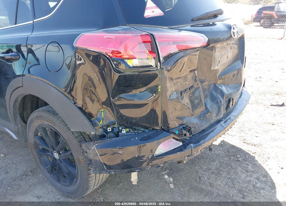 2018 TOYOTA RAV4 VIN: 2T3RFREVXJW722524