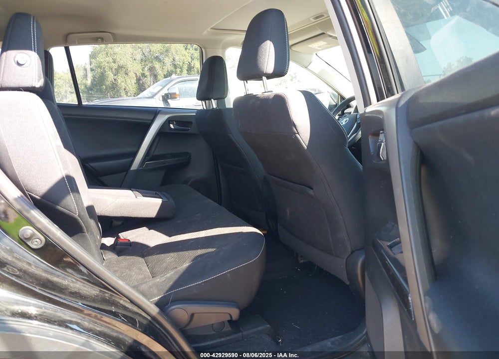 2018 TOYOTA RAV4 VIN: 2T3RFREVXJW722524