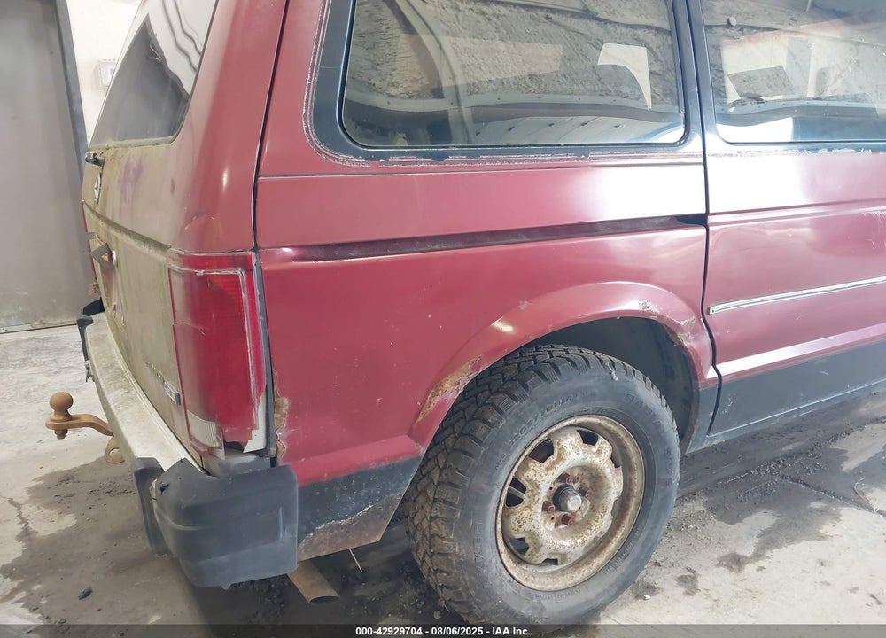 1985 PLYMOUTH VOYAGER SE VIN: 2P4FH41C2FR348380