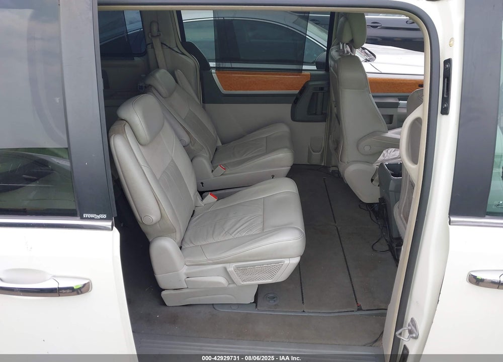 2010 CHRYSLER TOWN & COUNTRY NEW LIMITED VIN: 2A4RR7DX8AR456813