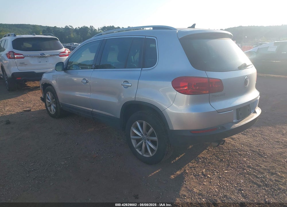 2017 VOLKSWAGEN TIGUAN VIN: WVGRV7AX8HW502689