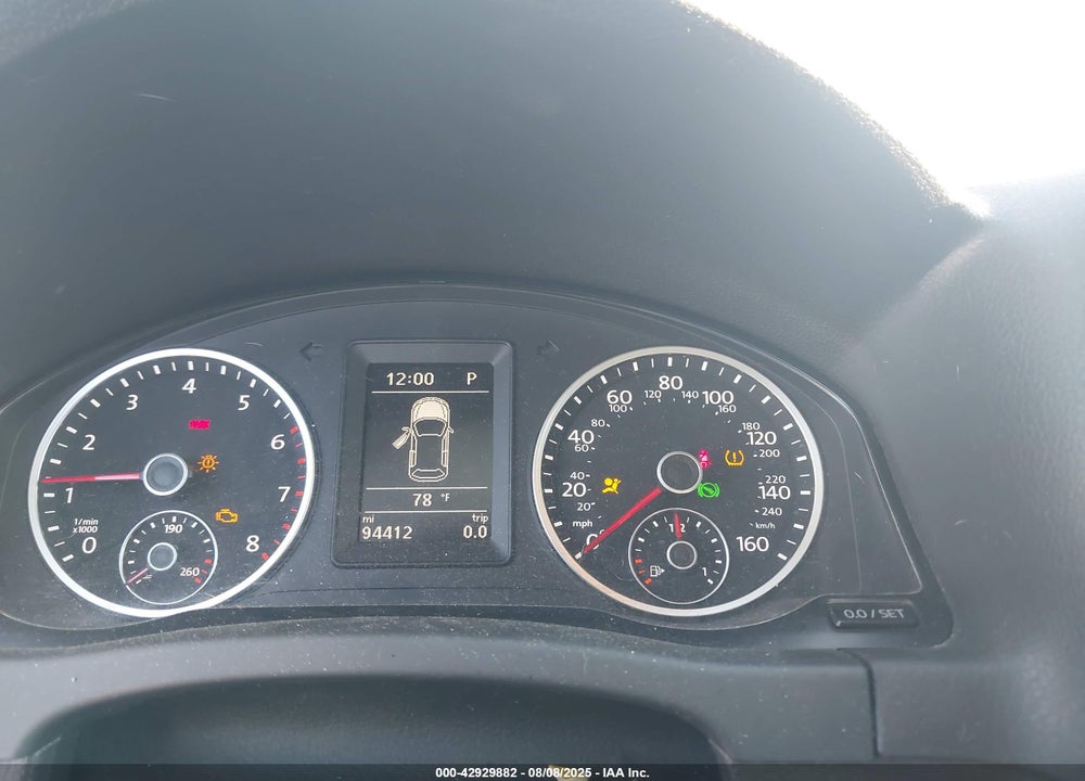 2017 VOLKSWAGEN TIGUAN VIN: WVGRV7AX8HW502689
