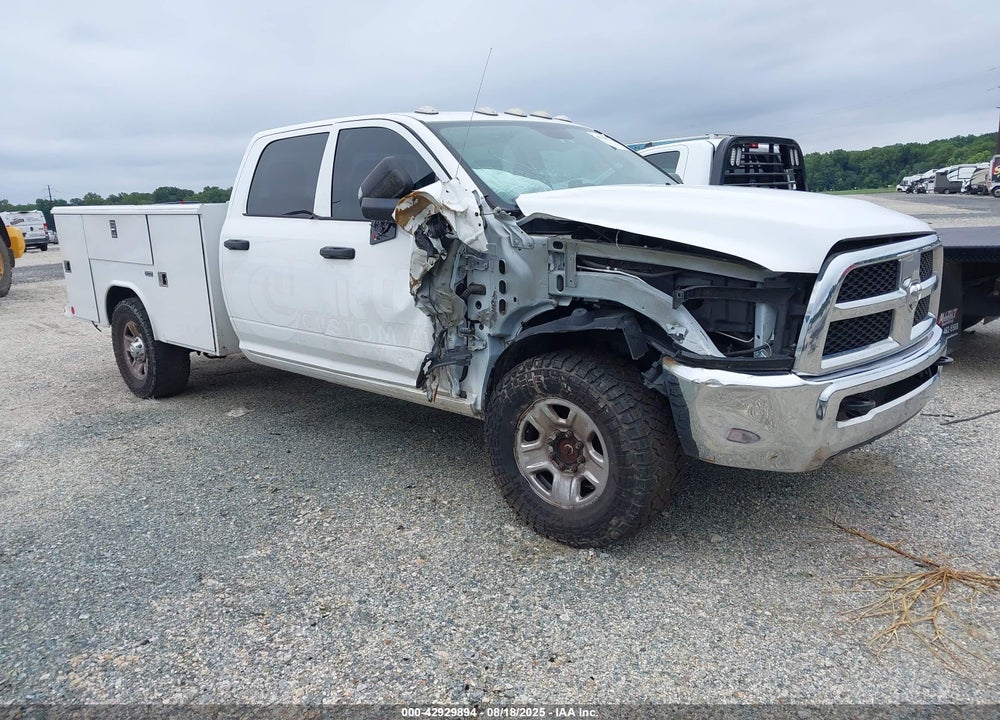 2018 RAM 3500 CHASSIS TRADESMAN/SLT/LAIE VIN: 3C7WR9CL0JG239557