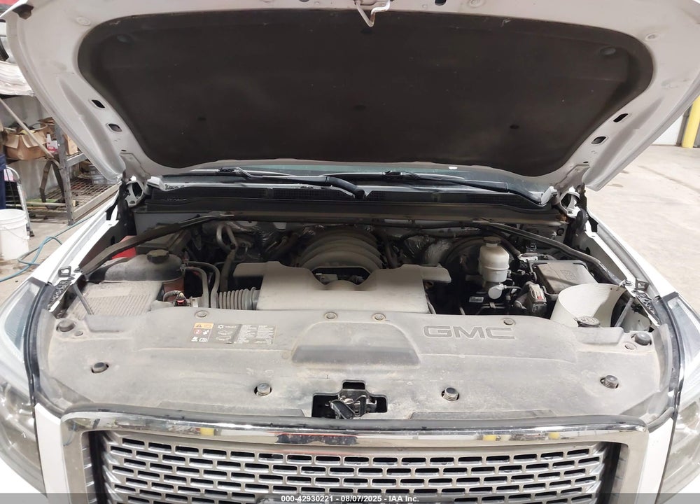 2016 GMC YUKON XL VIN: 1GKS2HKJXGR403033