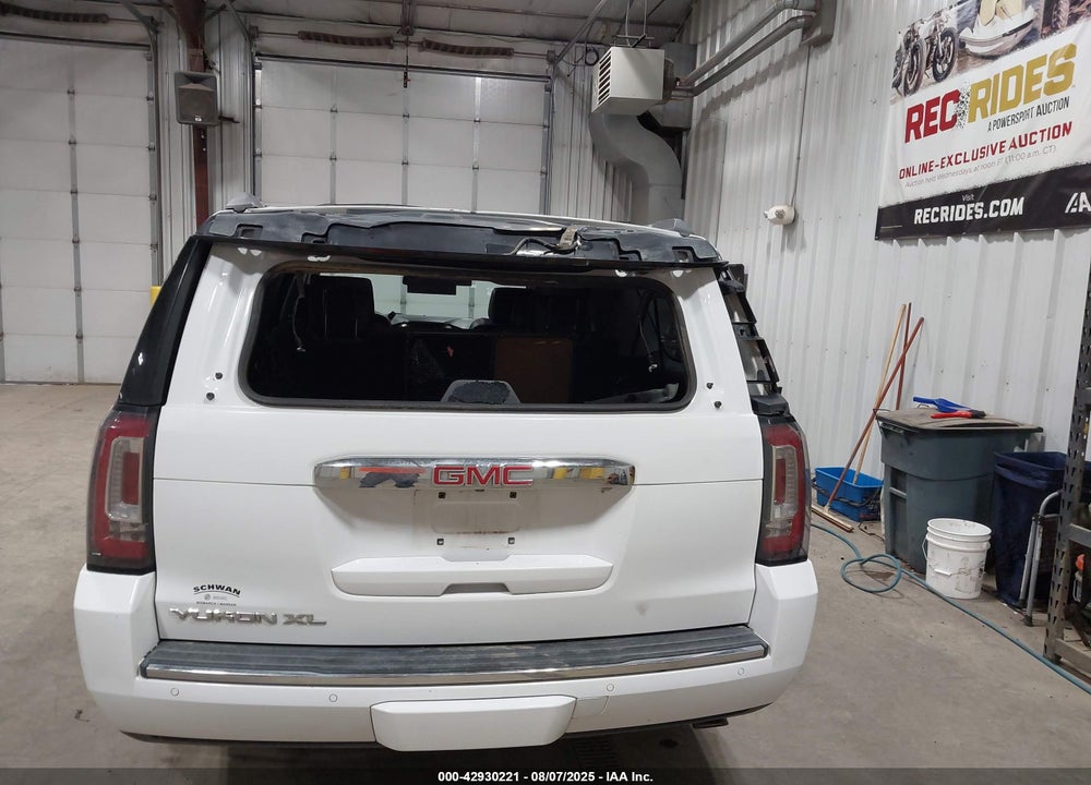 2016 GMC YUKON XL VIN: 1GKS2HKJXGR403033