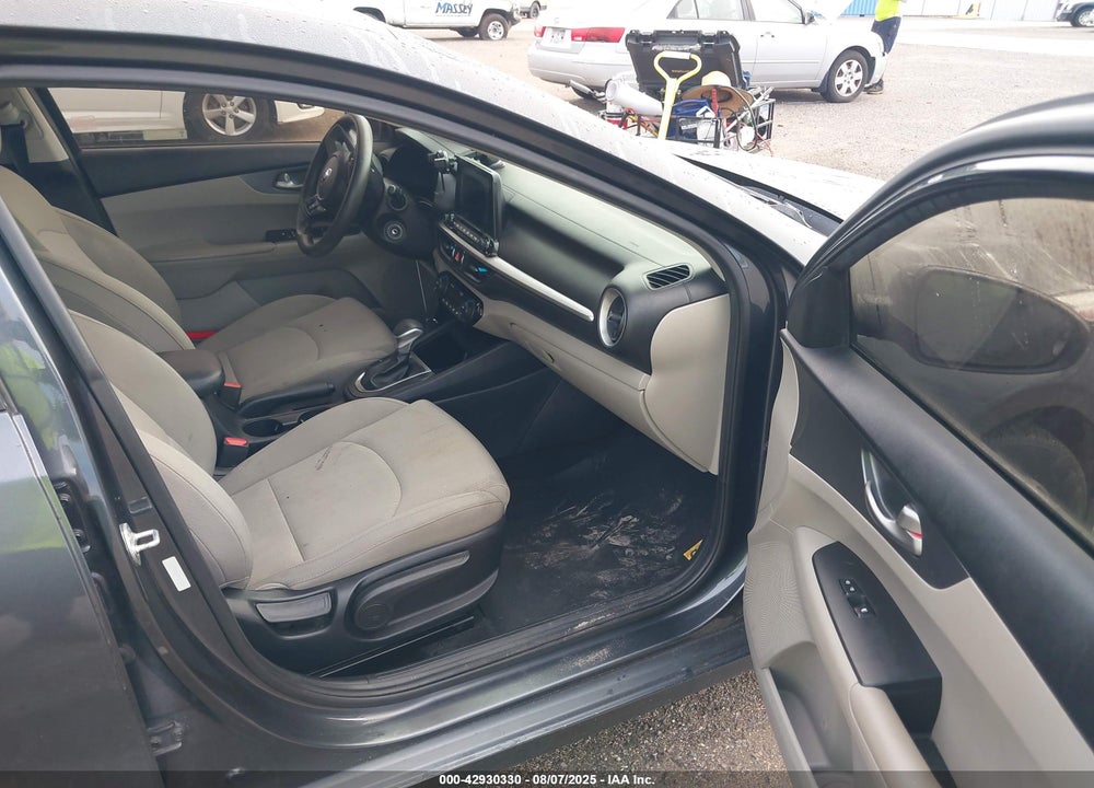 2019 KIA FORTE LXS VIN: 3KPF24AD0KE078091