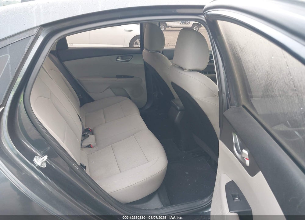2019 KIA FORTE LXS VIN: 3KPF24AD0KE078091