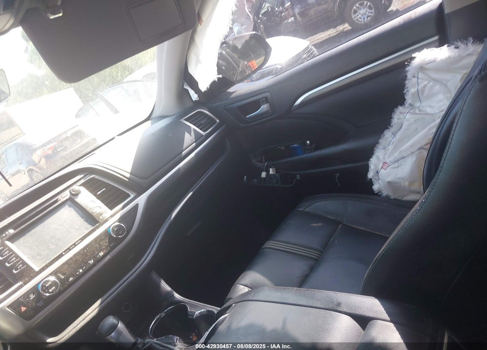 2017 TOYOTA HIGHLANDER SE VIN: 5TDKZRFHXHS520893