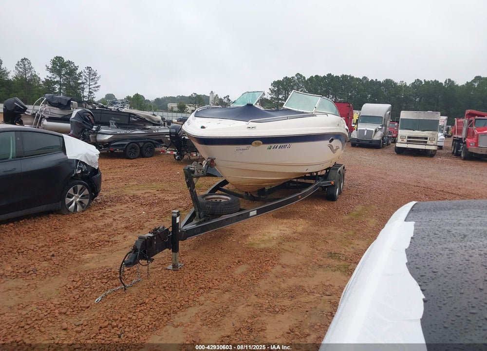 2001 CHAPARRAL 260-265 SSI SPORT BOAT VIN: FGBR0195A101