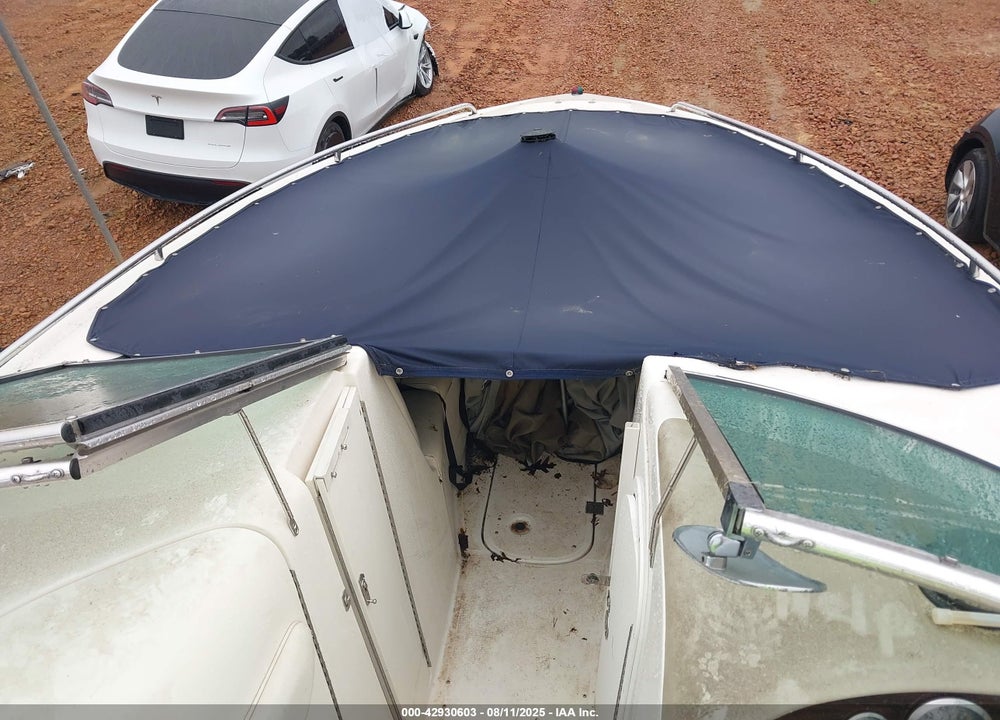 2001 CHAPARRAL 260-265 SSI SPORT BOAT VIN: FGBR0195A101