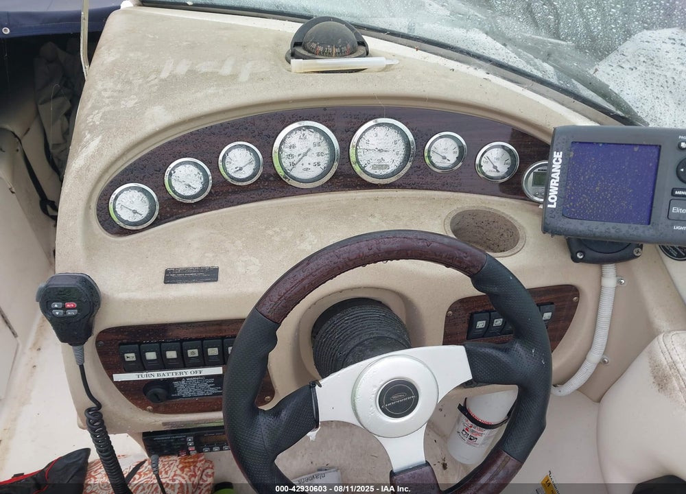 2001 CHAPARRAL 260-265 SSI SPORT BOAT VIN: FGBR0195A101