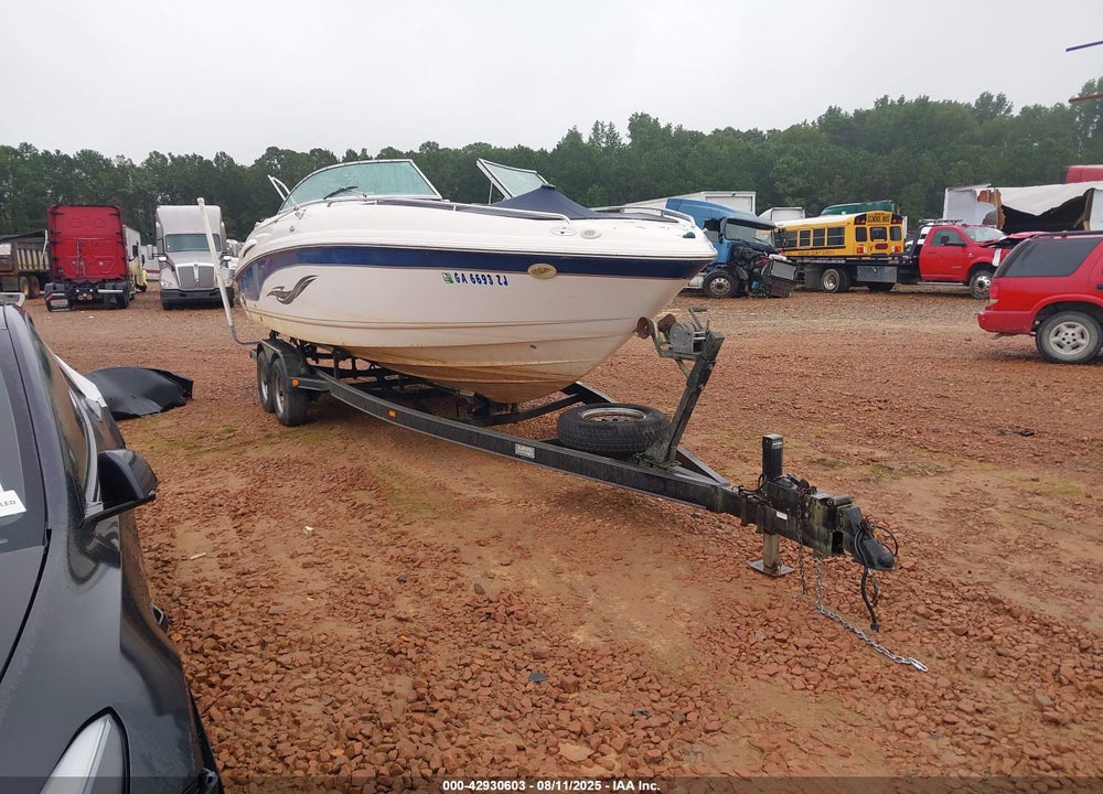 2001 CHAPARRAL 260-265 SSI SPORT BOAT VIN: FGBR0195A101