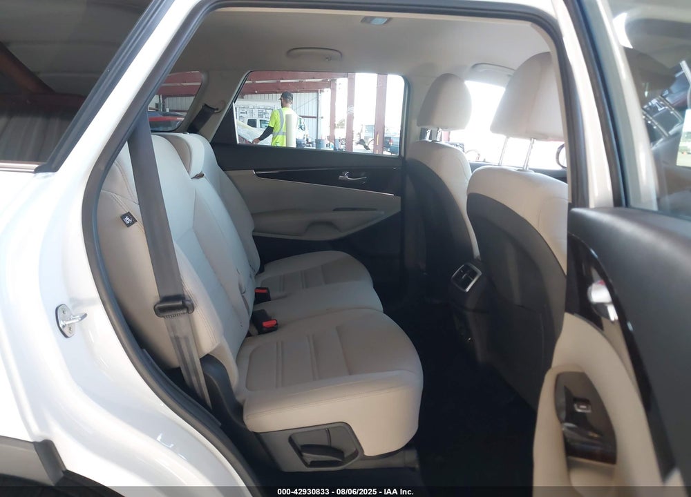 2019 KIA SORENTO VIN: 5XYPGDA30KG447399