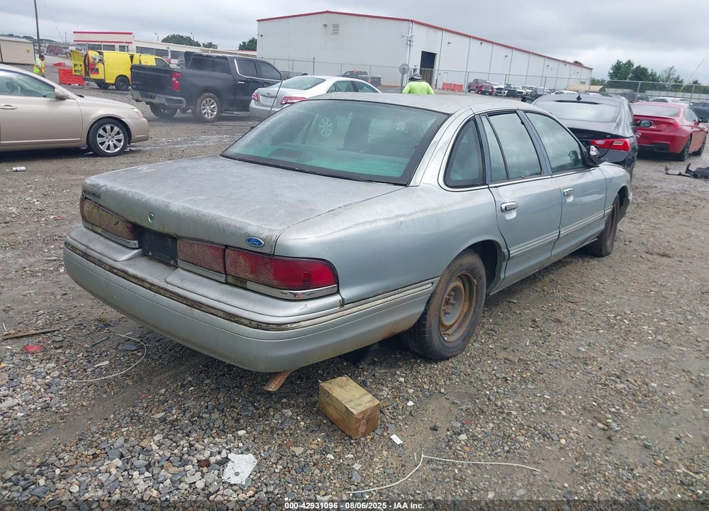 1996 FORD CROWN VICTORIA VIN: 2FALP73W5TX215614