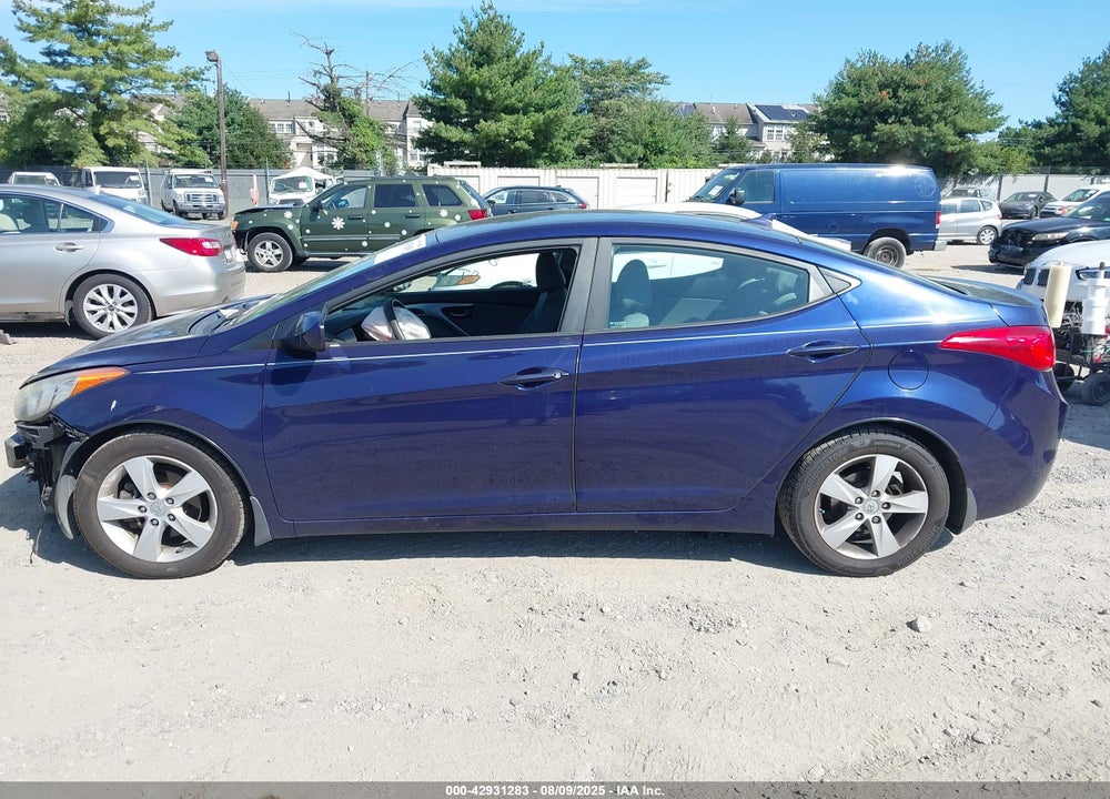 2013 HYUNDAI ELANTRA VIN: 5NPDH4AE9DH244637