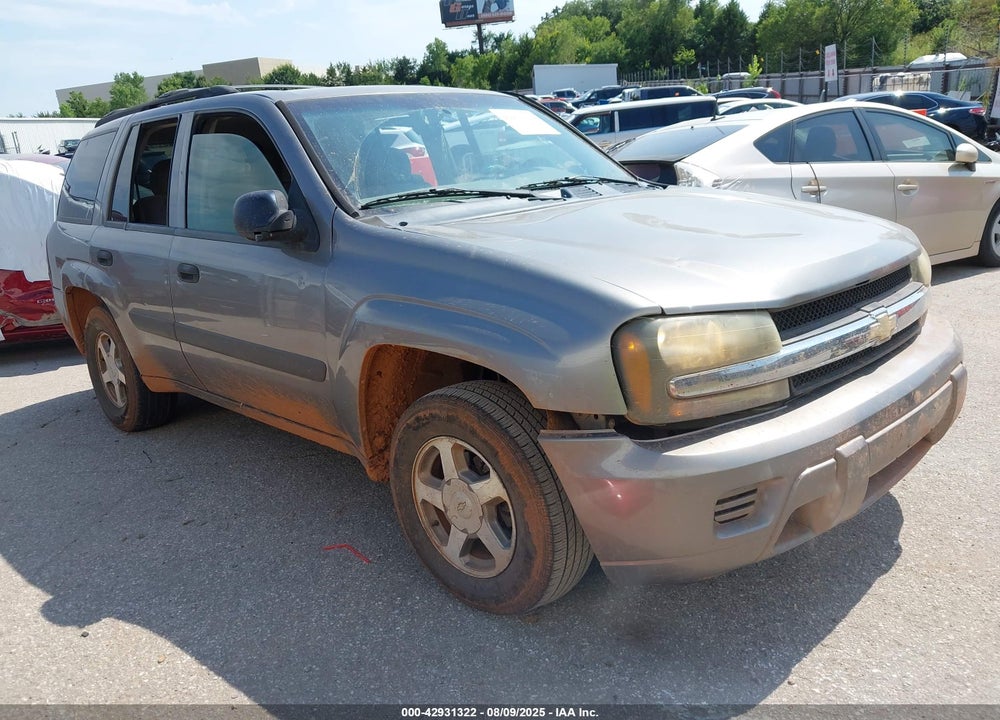 2005 CHEVROLET TRAILBLAZER LS VIN: 1GNDT13S452352741