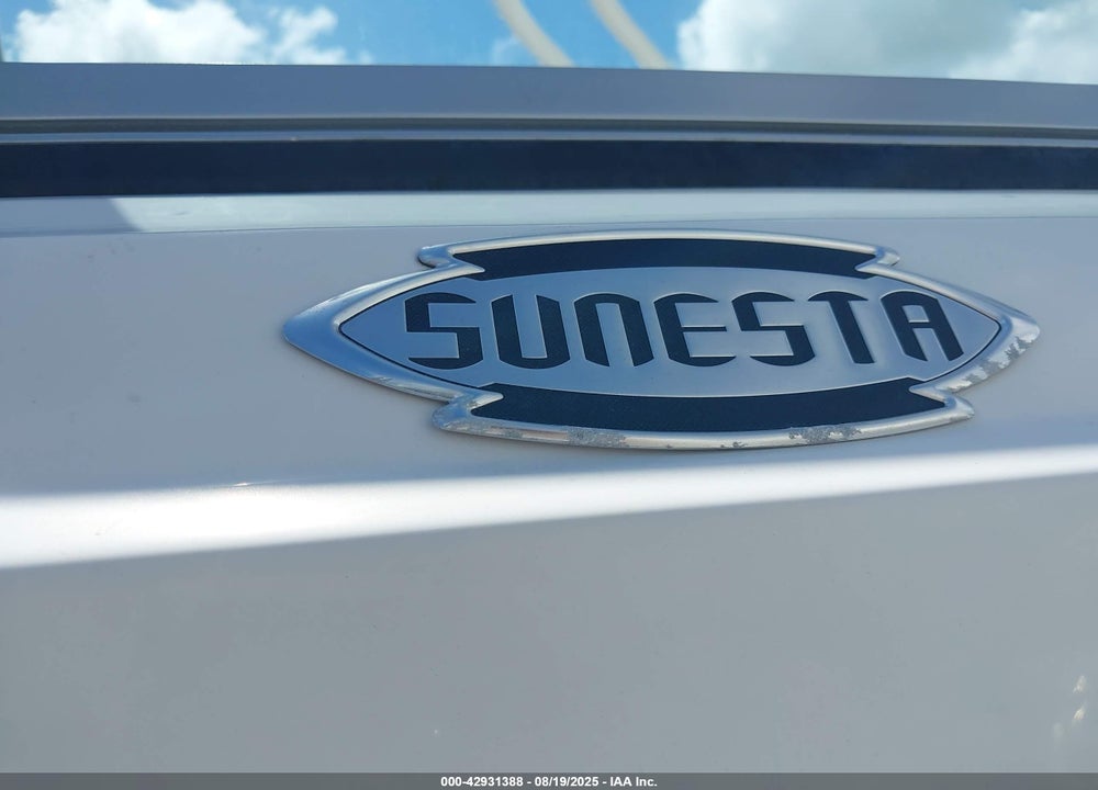 2017 CHAPARRAL 264 SUNESTA VIN: FGBH0106F617