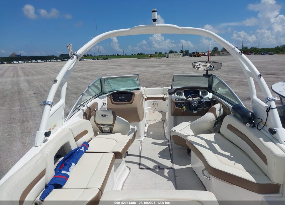 2017 CHAPARRAL 264 SUNESTA VIN: FGBH0106F617