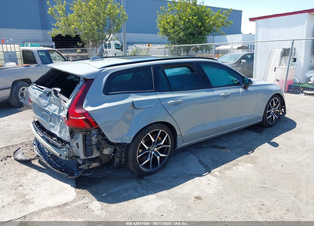 2025 POLESTAR VOLVO V60 PLUG-IN HYBRID T8  ENGINEERED VIN: YV1H60EP8S1642478