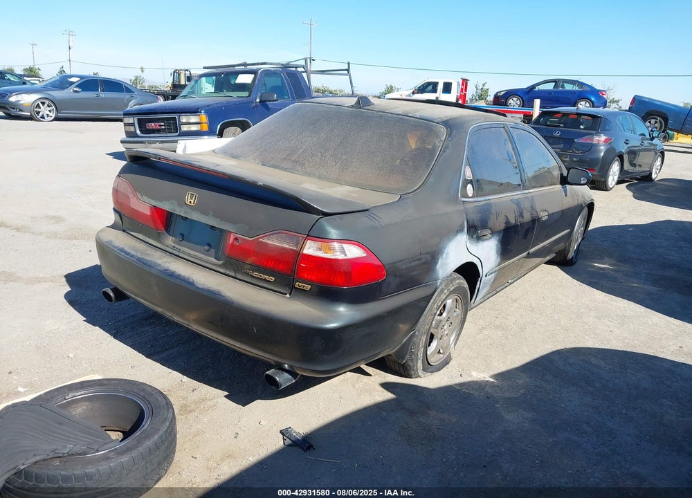 1999 HONDA ACCORD EX V6 VIN: 1HGCG1651XA010429