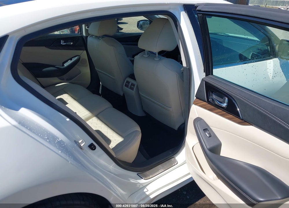 2016 NISSAN MAXIMA VIN: 1N4AA6AP5GC427642