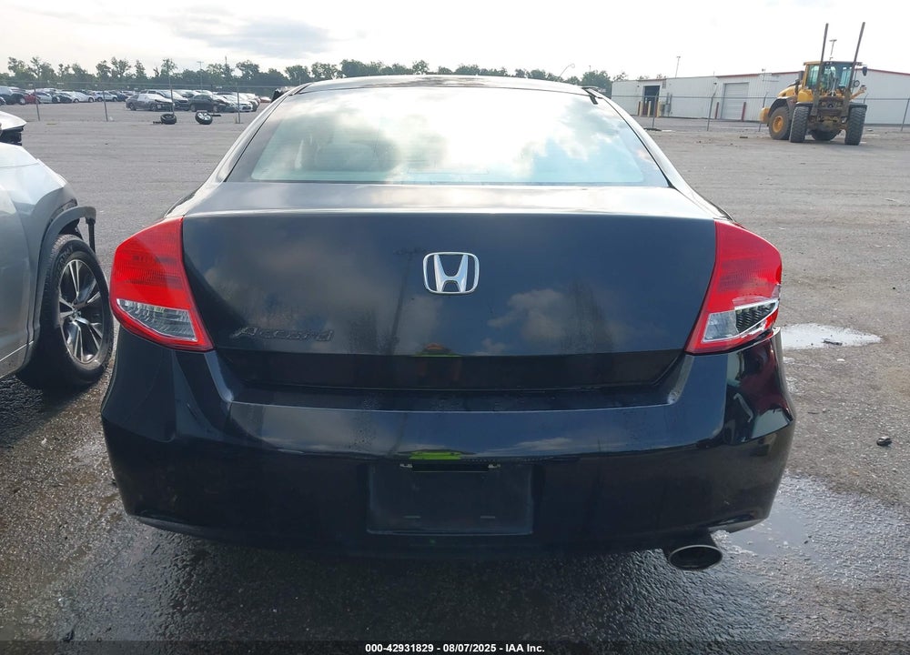 2011 HONDA ACCORD VIN: 1HGCS1B3XBA000445