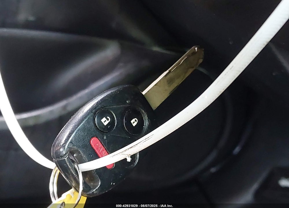 2011 HONDA ACCORD VIN: 1HGCS1B3XBA000445