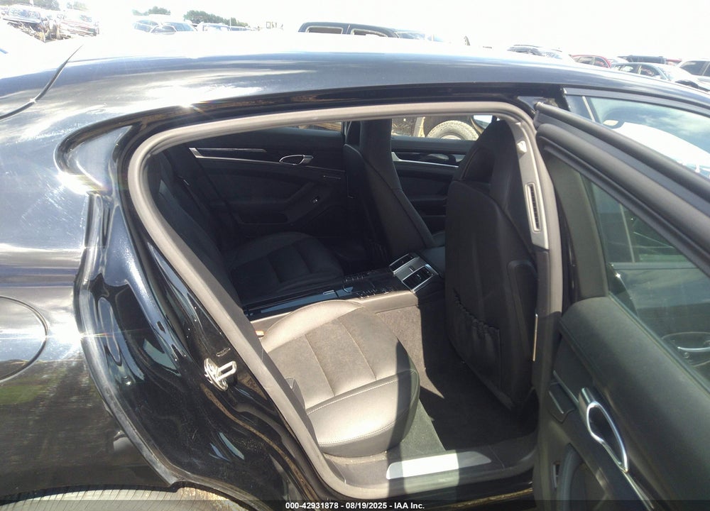 2015 PORSCHE PANAMERA VIN: WP0AA2A7XFL000636