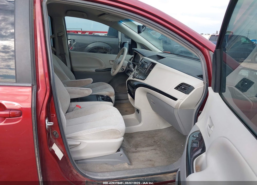 2013 TOYOTA SIENNA LE V6 8 PASSENGER VIN: 5TDKK3DC4DS403653