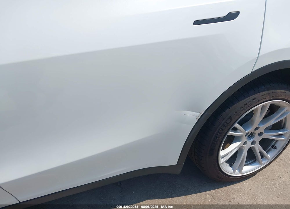 2023 TESLA MODEL Y VIN: 7SAYGDEE1PA135929