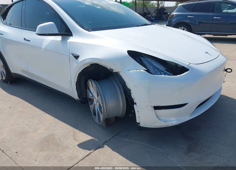 2023 TESLA MODEL Y VIN: 7SAYGDEE1PA135929
