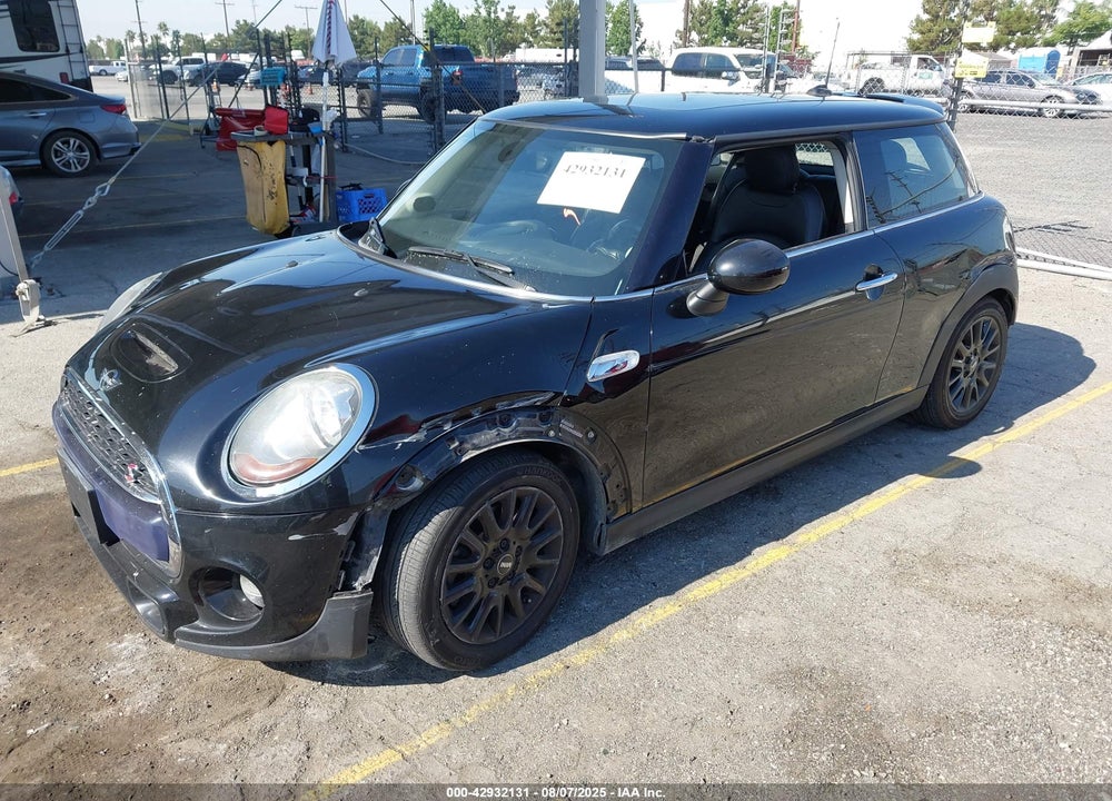 2016 MINI HARDTOP VIN: WMWXP7C52G2A42887