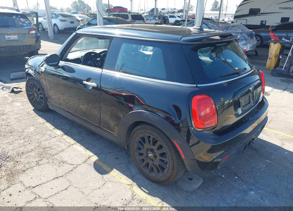 2016 MINI HARDTOP VIN: WMWXP7C52G2A42887