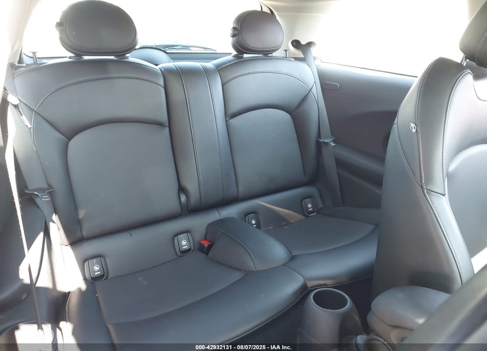 2016 MINI HARDTOP VIN: WMWXP7C52G2A42887