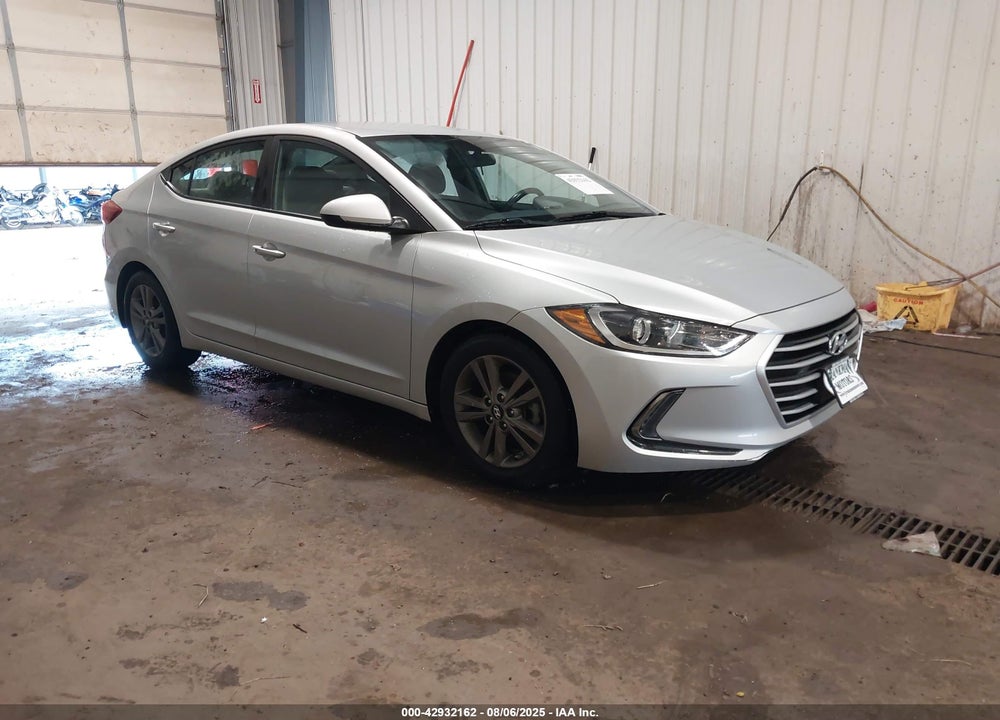 2017 HYUNDAI ELANTRA SE VIN: 5NPD84LF1HH015221