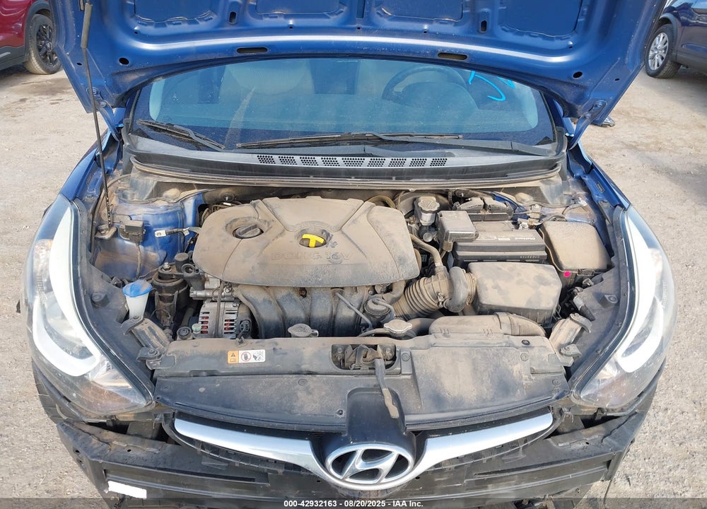 2016 HYUNDAI ELANTRA VIN: 5NPDH4AE8GH762629