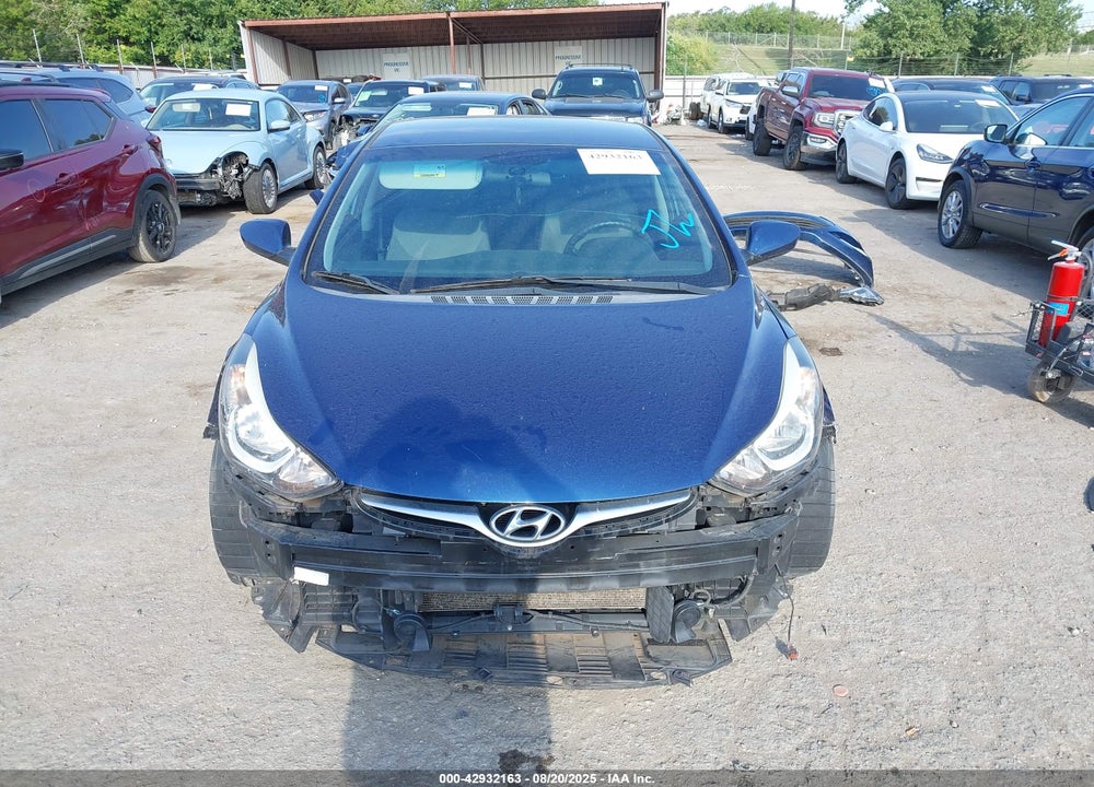 2016 HYUNDAI ELANTRA VIN: 5NPDH4AE8GH762629