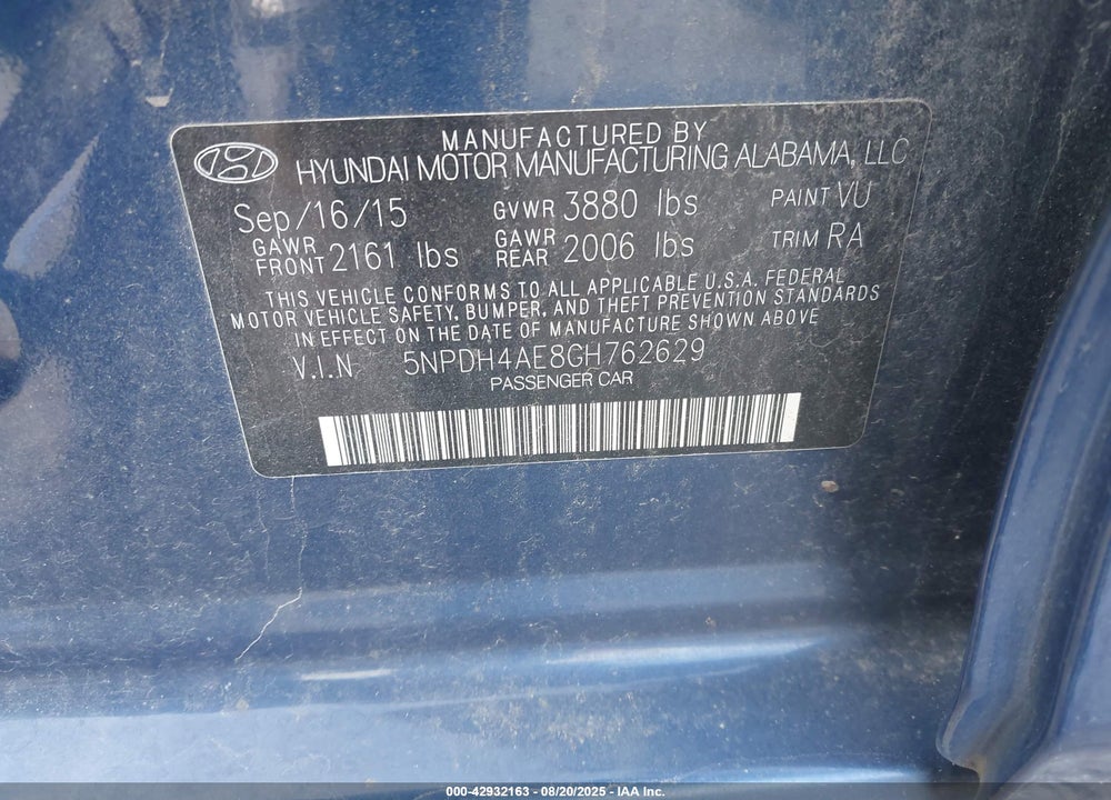 2016 HYUNDAI ELANTRA VIN: 5NPDH4AE8GH762629