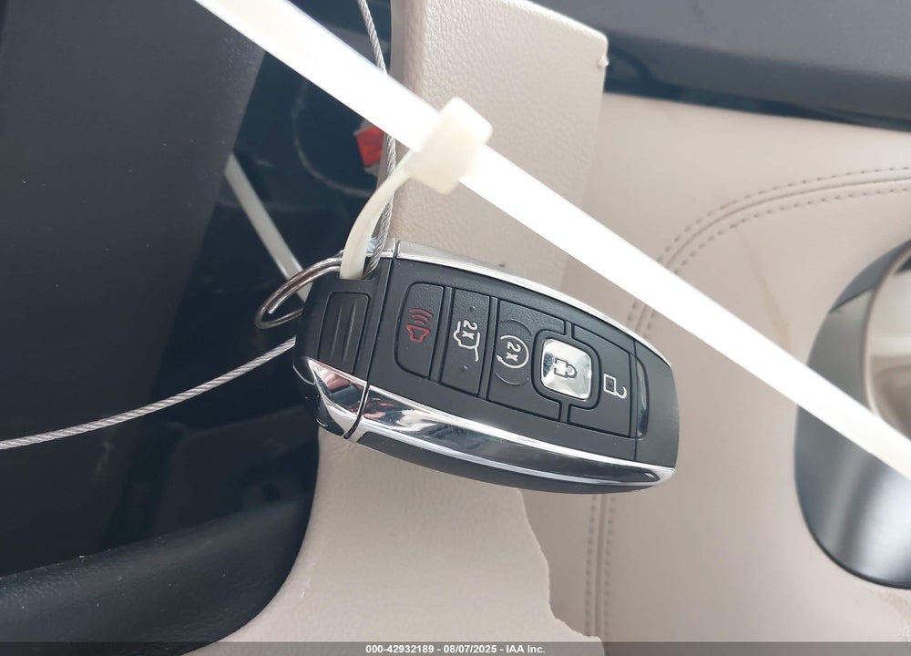 2019 LINCOLN MKC SELECT VIN: 5LMCJ2C92KUL09957