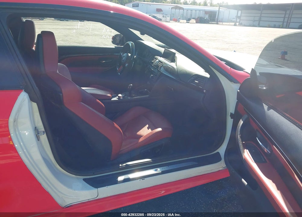 2015 BMW M4 VIN: WBS3R9C56FK334568