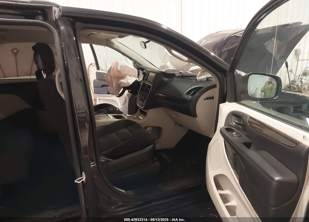 2014 DODGE GRAND CARAVAN SXT VIN: 2C4RDGCG4ER305933