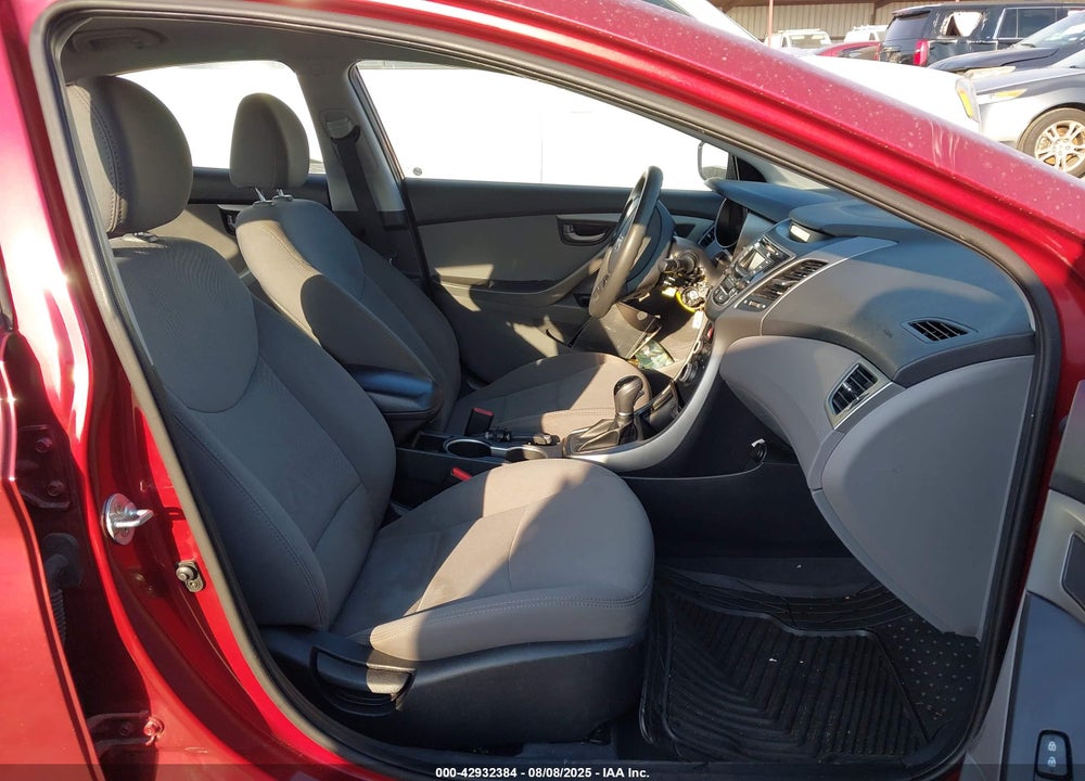 2016 HYUNDAI ELANTRA VIN: 5NPDH4AE0GH718835