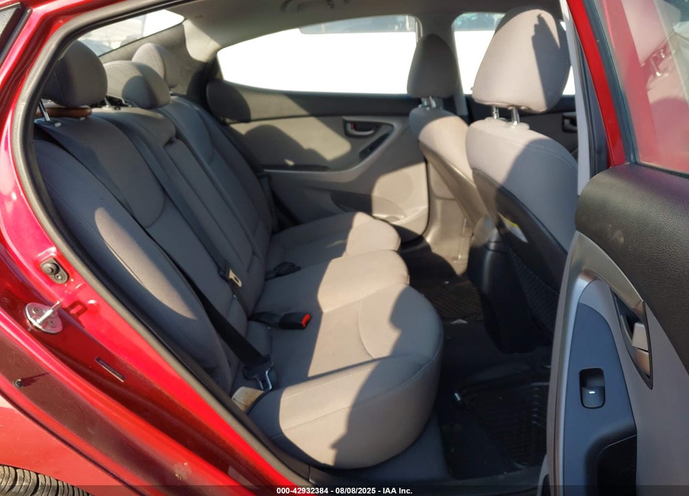 2016 HYUNDAI ELANTRA VIN: 5NPDH4AE0GH718835