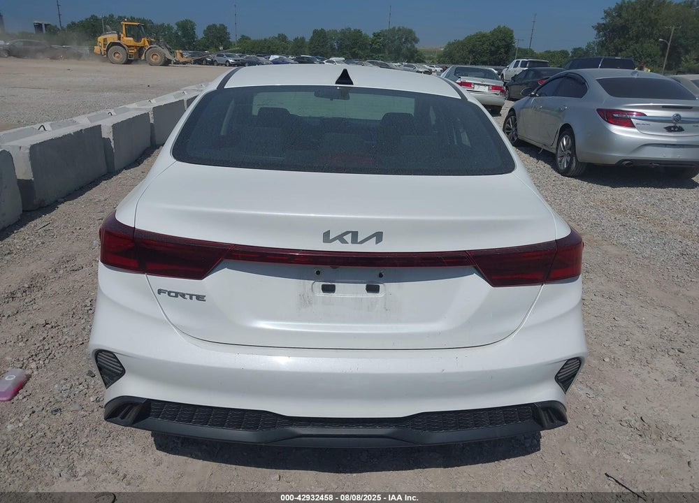 2023 KIA FORTE VIN: 3KPF24AD2PE616328