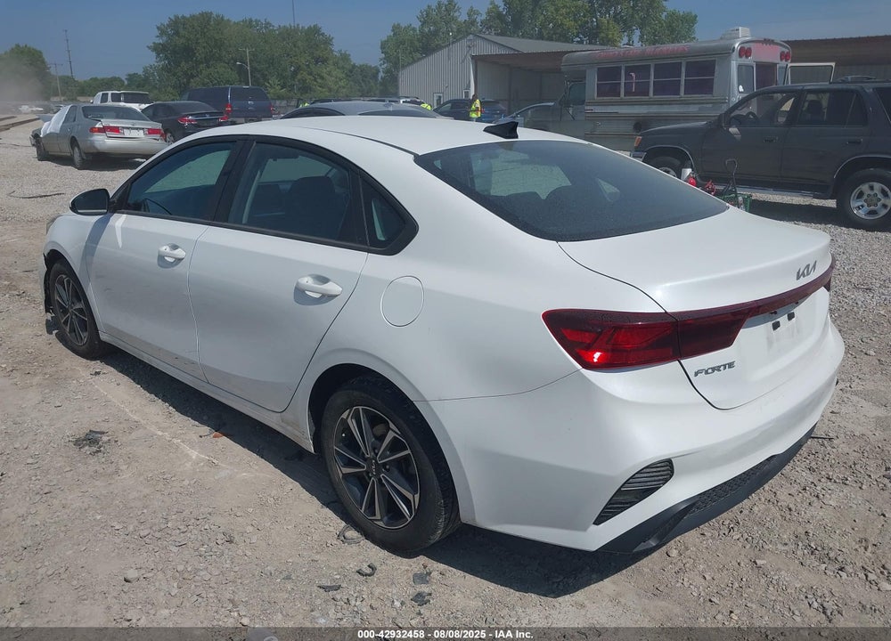 2023 KIA FORTE VIN: 3KPF24AD2PE616328